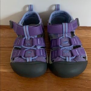 Keen Newport Sandals Todder size 5 - Purple